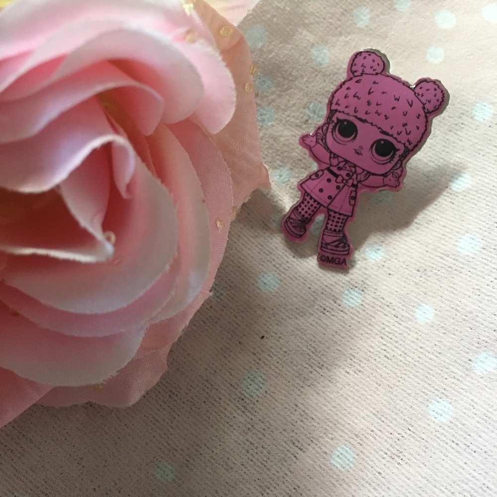 Girl’s LOL Pin - Picture 3 of 6
